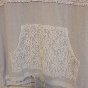 Chic, Delicate Versatile Summer Top